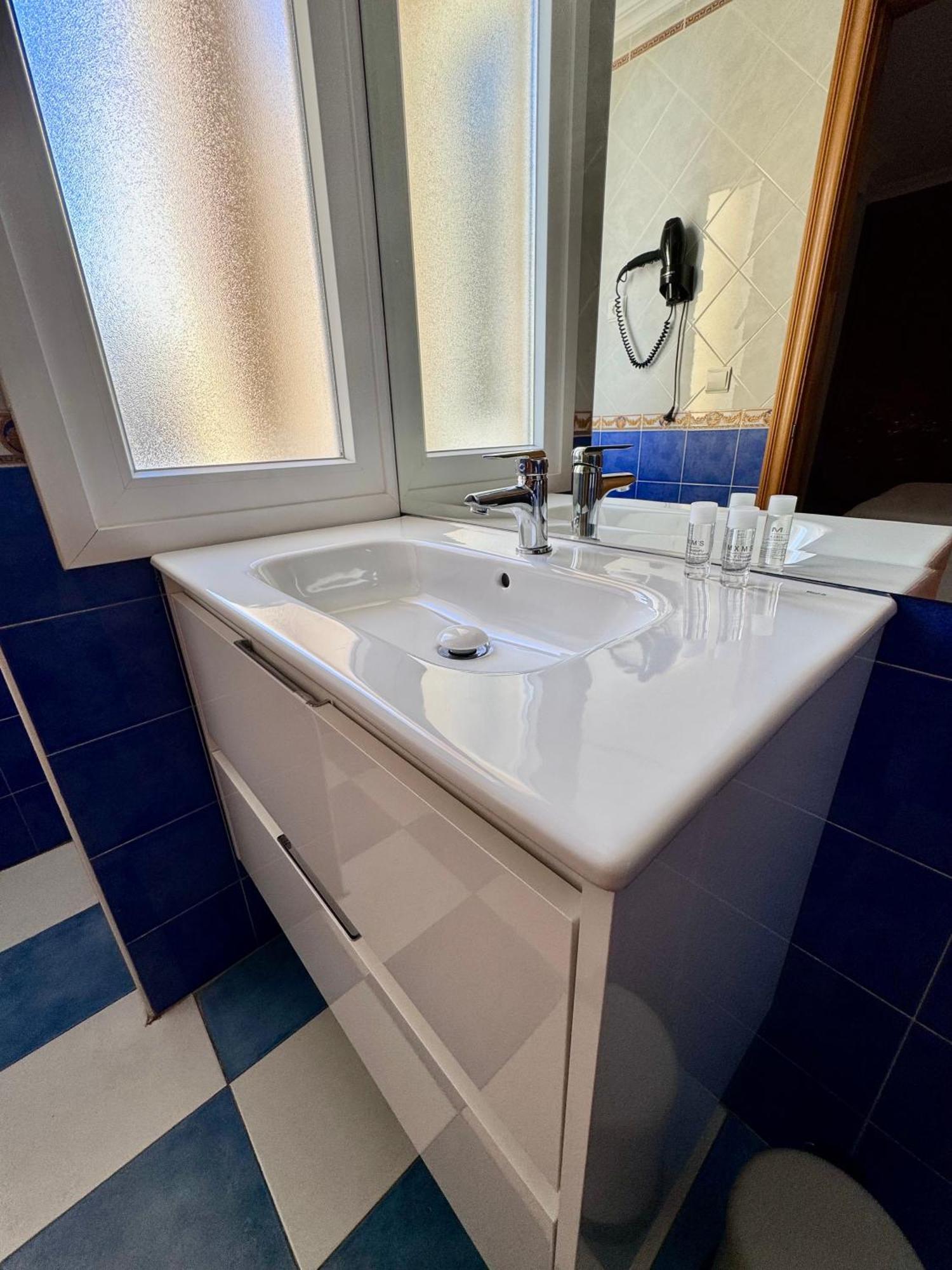 Apartamentos Nina De Oro Torremolinos Extérieur photo